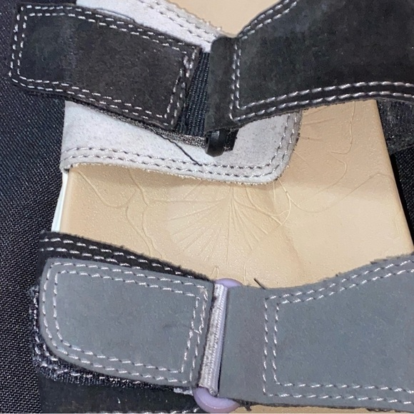 Earth Origins Vesper Wo Size 11 Tan and Black slip on sandals EUC CLEAN - Picture 4 of 10